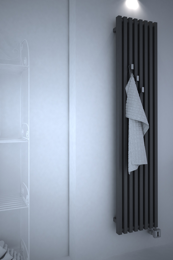 Designheizkörper Triga V arrangiert im Bad in Schwarz mit Handtuchhacken