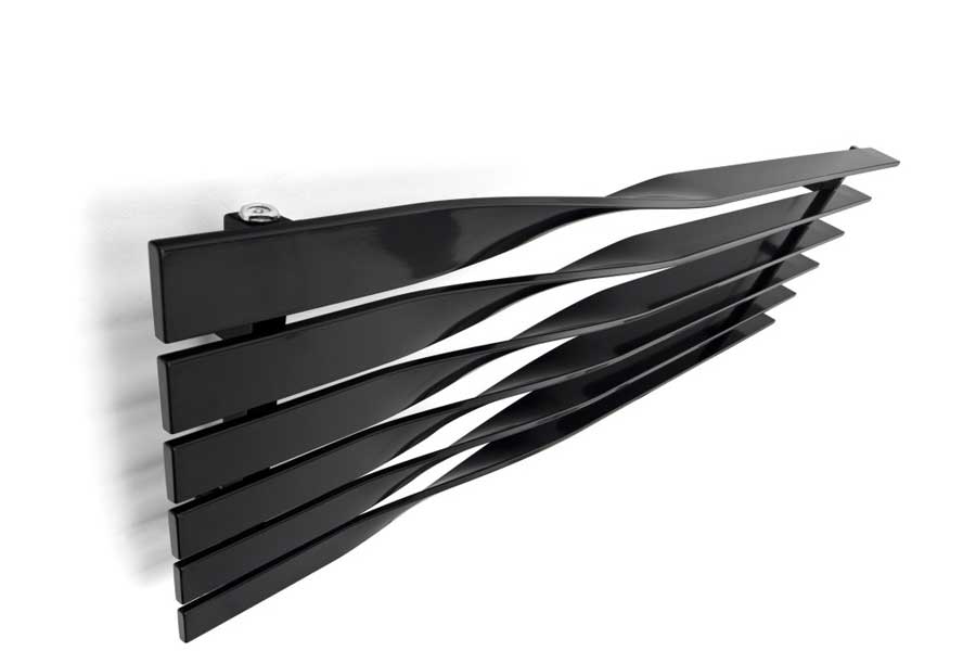horizontaler Designheizkörper Cyklon H in RAL 9005 forntal von oben
