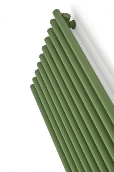Designheizkörper Tune VWS Designheizkörper Tune VWS in grün an der wand montiert mit Ventil in Chrom
